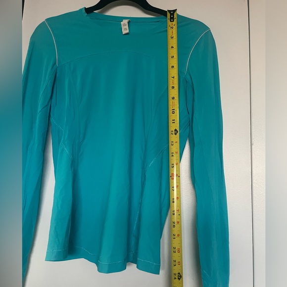Lululemon lightweight long sleeve - Picture 7 of 7